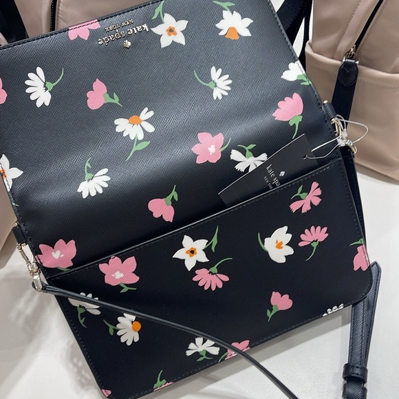 Kate Spade Madison Floral Waltz Flap Convertible Crossbody
Black Multi
NWT - Picture 13 of 16